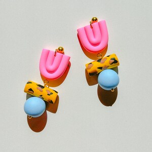 Funky leopard dangle earrings / Polymer clay earrings / Colorful pink earrings / Playful earrings / Statement earrings / Quirky earrings