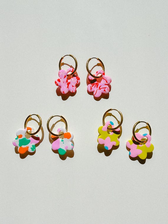 Huggie hoop earrings / Funky earrings / Retro earring / Playful earrings / Unique gift / Statement earring / Abstract earring / iebis / 70s