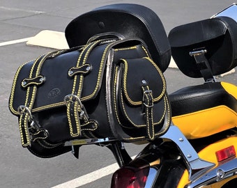 Cod. TIRKE 001-B / Mod. COMFORT 2 pockets - 20 litres 4 mm leather travel bag to be applied to the luggage rack of the custom motorbike Made in Italy