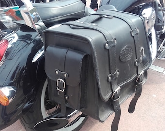 Cod. MONO 153 / Mod. CAPTAIN HOOK - Single custom motorcycle bag very capacious in leather 4 mm back complete steel Made in Italt
