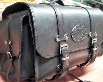Cod. TRIKE 013 / Mod. MISSOURI - 75 litres Travel bag in 4/5 mm leather to be applied on the Custom Trike Vespa luggage rack Made in Italy