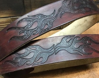 Belt in hand-dyed vegetable tanned natural leather with flame prints Made in Italy