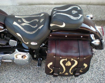 Cod. MONO 116E / Mod. TAIL DEVIL - Leather bag 4.4.5 mm. for custom motorcycles Steel back and fixing sesterna bracket Made in Italy