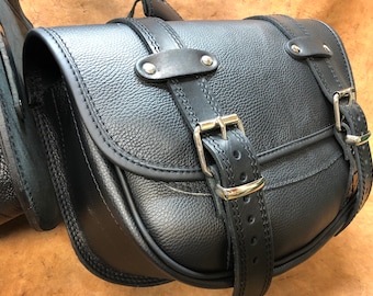 Underseat saddlebag for custom motorcycles - in leather and hide - Mod. DRAGON BALL | Code: 103F - Made in Italy