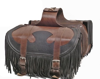 Cod. BISACCIA 110 / Mod. LARGE - 4/4.5 mm. 70 litres Adjustable saddle bag Smooth With fringes and nickel-plated brass studs Made in Italy