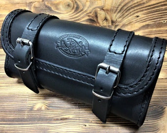 Tool barrel, custom motorcycle roller SMALL RECTANGULAR in 3.5/4 mm vegetable-tanned leather, dyed in the barrel 22 x 11 x 6 cm. Made in Italy