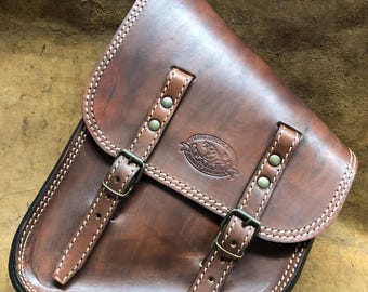 SOFTAIL Side Bag Custom Harley Motorcycle, "Mod. Choppers 002" 4 mm. Vegetable-tanned leather Natural antiqued bull Made in Italy