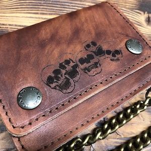 Biker-Geldbörse, Biker-Geldbörse aus Leder mit Kette, Größe KLEIN 13,5 x 10 cm ANTIKES, LASERGEFORMTES LEDER, Kreditkartenetui, hergestellt in Italien