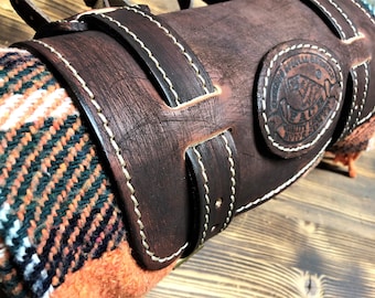 NEW RUSTICO blanket holder, 4 mm hand-dyed leather aged and greased for a very vintage effect Handmade Made in Italy