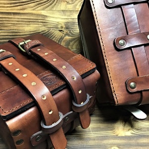 Enduro motorcycle tool bag, cafe racer and Scrambler saddle bag, vespa, custom - 4 mm. sturdy to carry tools Made in Italy