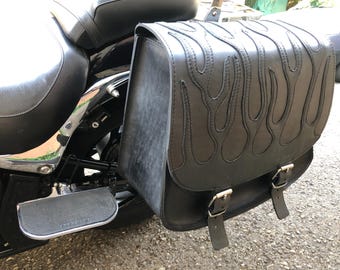 Cod. MONO 169 / Mod. Fuego modified with flames - 4 mm leather bag for custom motorcycles Made in Italy