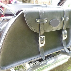 Cod. MONO 149B / Mod. TRIUMPH - Leather bag 4 mm. for Triumph motorcycles with motorcycle frames available on request left and right Made In Italy