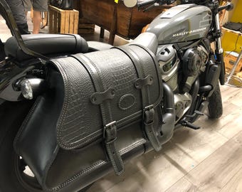 Side bags for Nightster Sportster Revolution Max 975T, WITH SHOCK ABSORBER MOUNT adherent without supports