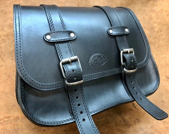 Cod. MONO 107 / Mod. LITTLE - Practical and comfortable rigid or soft leather bag for custom motorcycle Complete steel back Made in Italy