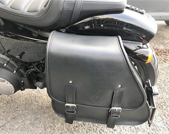 Cod. MONO 151A2 - Mod. / 3/4 lid curve - Custom motorcycle bag with Dyna and Sportster recesses, without Softail recesses and all Made in Italy