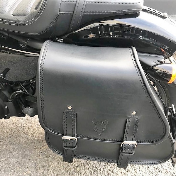 Cod. MONO 151A2 - Mod. / 3/4 lid curve - Custom motorcycle bag with Dyna and Sportster recesses, without Softail recesses and all Made in Italy