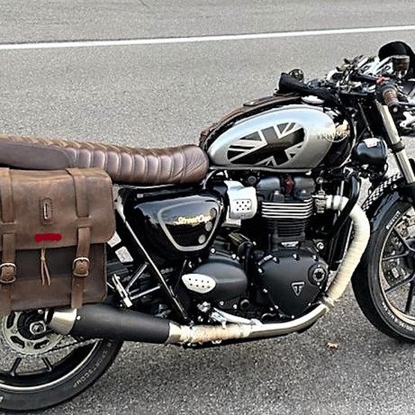 Saddlebag leather bag for Triumph, Custom .. "Code: Cafè Racer 111" 35x35x16 cm. hand dyed vegetable tanned, 1 mm thread. Made in Italy