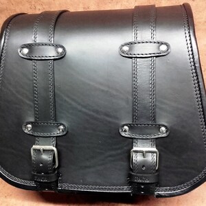 Cod. MONO 134C-3 / Mod. LUX COVER - Mono bag for Sportster frame in 4 mm leather with spring and arrow recesses and steel Made in Italy