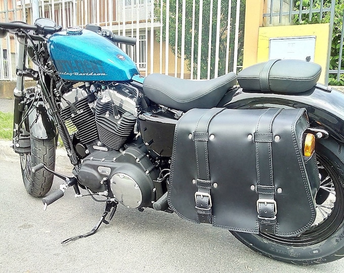 Featured listing image: Harley Davidson SPORTSTER side bag, Cod. MONO 134C-2 4 mm vegetable tanned leather arrow spring recesses and steel Made in Italy