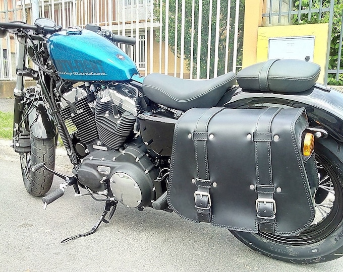 Featured listing image: Harley Davidson SPORTSTER side bag, Cod. MONO 134C-2 Leather 4 mm. vegetable tanned, recessed arrow spring and steel Made in Italy