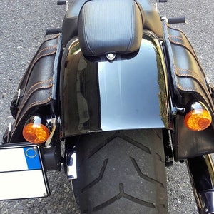 Cod. MONO 110 / Mod. BREAKOUT - 4 mm leather bag for Harley Davidson designed for the Breakout mod. Rear part in steel Made in Italy