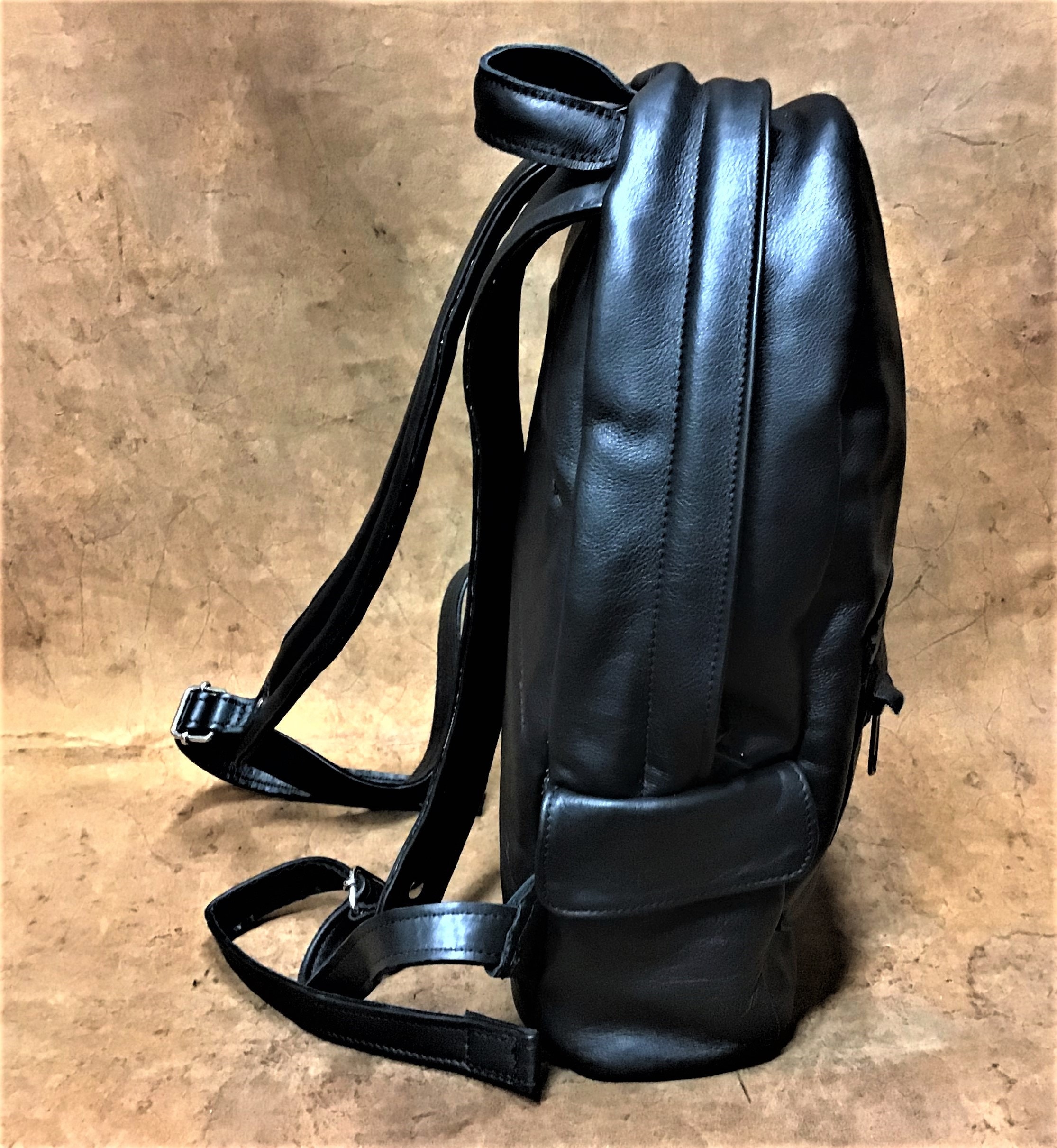 Backpack in genuine Italian leather, ITALO model, roomy and comfortable