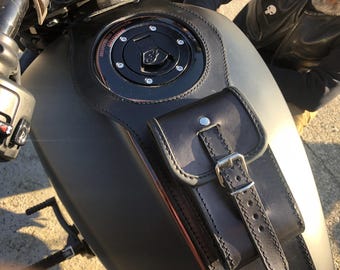 INDIAN Scout bobber tank cover, Tank Band | Cod. CS-L 40 | Mod. INDIAN Scout | in leather handmade Made in Italy