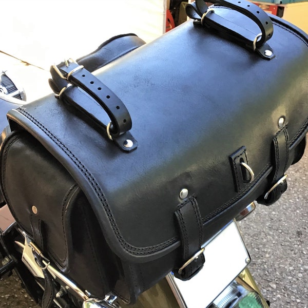 Leather travel bag for custom motorcycle luggage rack | Model TRIKE 019 | Made in Italy