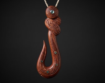 Collar de anzuelo de pescado de madera tallado a mano, maorí Hei Matau Taonga
