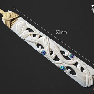 Handgeschnitzte Haarnadel Aus Büffelknochen - Einzigartiges Unikat Mit Detaillierter Schnitzerei