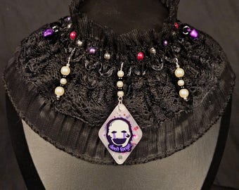 Colgante recordatorio de marioneta de FNAF y gargantilla de encaje victoriano negro: "no lo olvides"