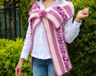 Chaleco bohemio de crochet: chaleco grueso rosa y blanco sin mangas con broche