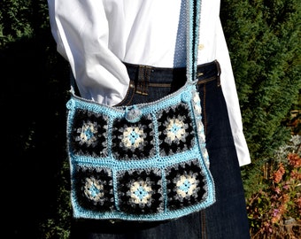 Borsa tote all'uncinetto Grandma Square: borsa a tracolla Boho blu, nera e bianca