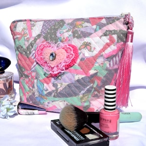 Valentine&#39;s Day gift Large vanity makeup organizer pouch bag for women with hearts and crystal Pink quilted patchwork travel vanity case bag