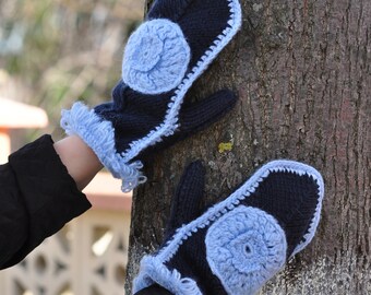 Cadeau Saint-Valentin hiver bleu foncé au crochet Mitaines en laine mérinos au crochet avec fleurs Mignonnes grosses mitaines confortables pour femmes
