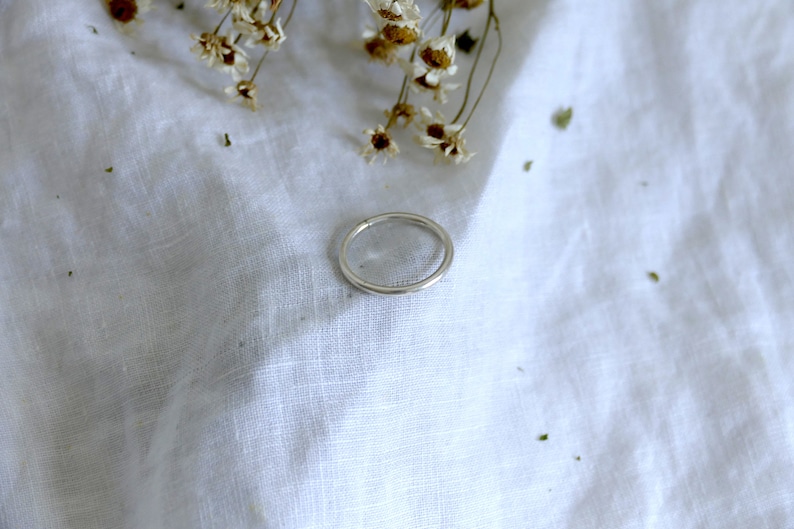 handmade ring round silver wire Sterling Silver minimal silverring triggerfinger ring minimal jewelry Simple silverring Stacking Ring