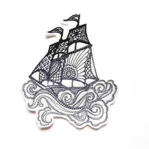 Voilier écusson patch broderie thermocollante
