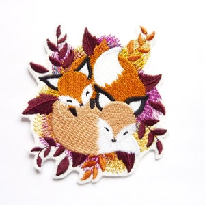 Applique iron-on embroidery patch 2 intertwined foxes