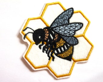 Ecusson patch broderie thermocollant abeille à l'intérieur d'un essaim