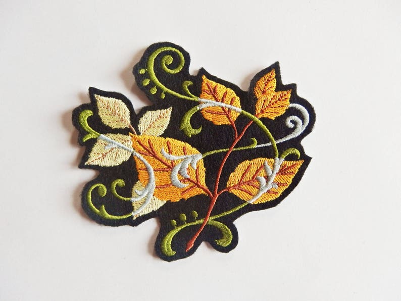 Akacha Patch Ecusson Brodé Thermocollant Lettre Blanc Au