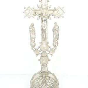 Croix ancienne d'autel français Crucifix antique Jésus Vierge Marie St Jean crucifix vintage Croix debout en métal Crucifix argent antique