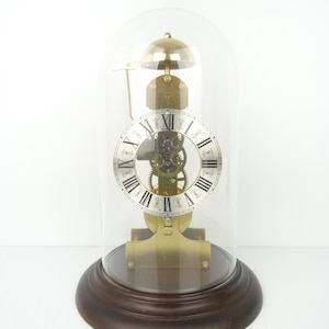 Reloj de repisa alemán vintage Kieninger de 8 días: reloj de mesa abovedado con esqueleto de mediados de siglo.