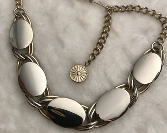 Vintage Gold tone Oval Links Choker Necklace 1950's.