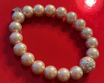 Pulsera elástica Givenchy con imitación de perla y cristales pavé de imitación de diamantes de imitación, años 80