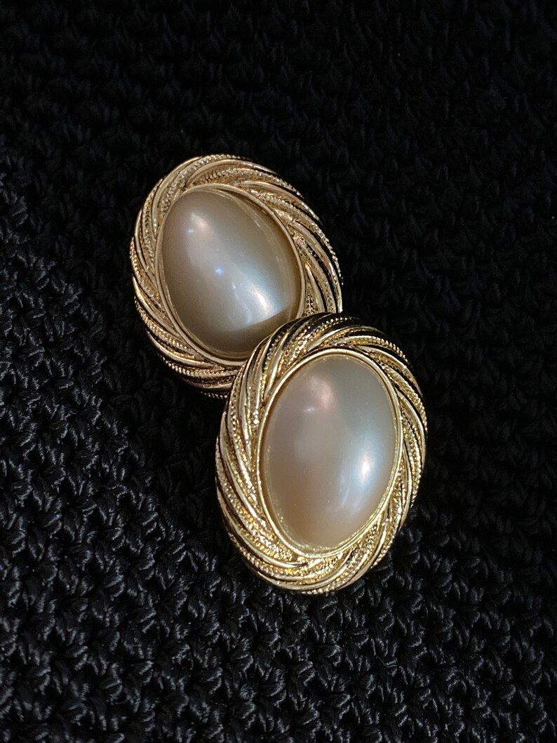 Vintage Trifari Faux Pearl And Gold Tone Clío On Earring image 5