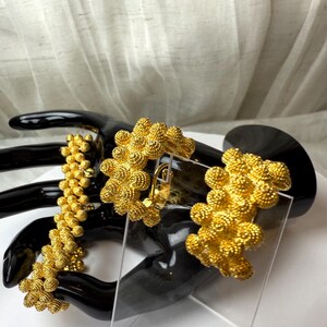 Vintage Gold Tone Bee Hive Coiled 3/4 Hoop Clip On Earrings Bracelet Set