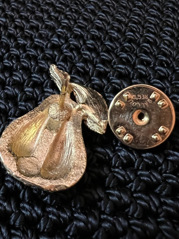 Broche Vintage Ballou Reg'd - Forme Poire, émaux Guillochés Et Strass Sur Laiton Doré - Occasion