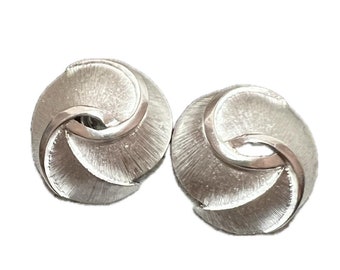 Crown-Trifari Silver Tone Texture Swirl Round Clip On Earrings Vintage