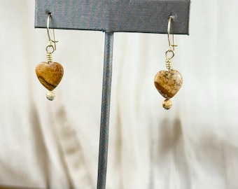 Pendientes colgantes de corazón de jaspe con imagen vintage, rellenos de oro de 14 quilates (1/20)