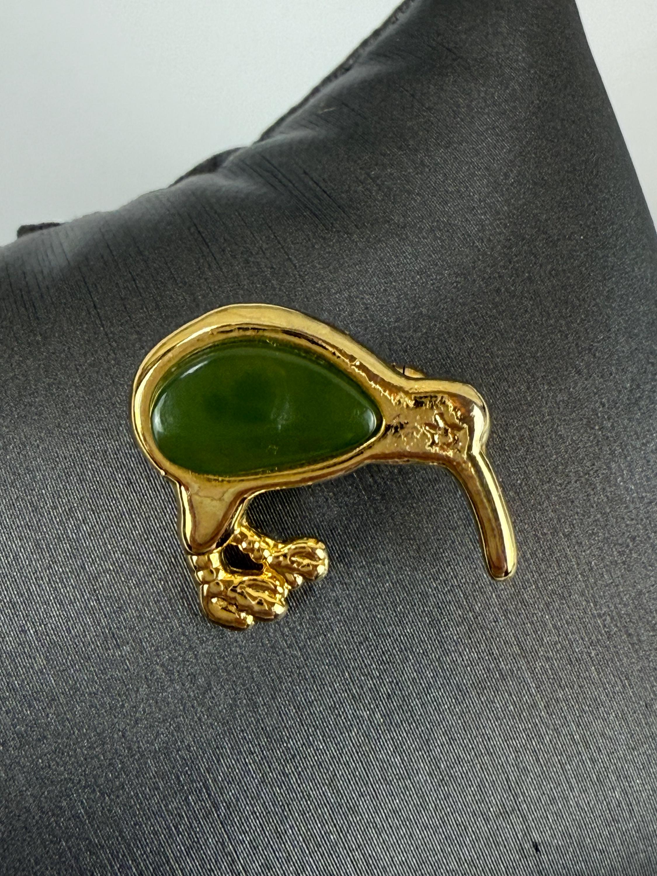Vintage Green Jade Nephrite Gold Plated Kiwi Bird Brooch/pin - Etsy